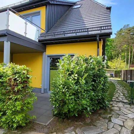 Triftweg 10 *