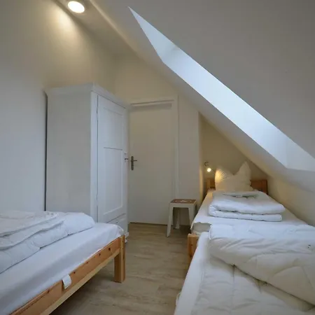 Triftweg 10 Apartment *